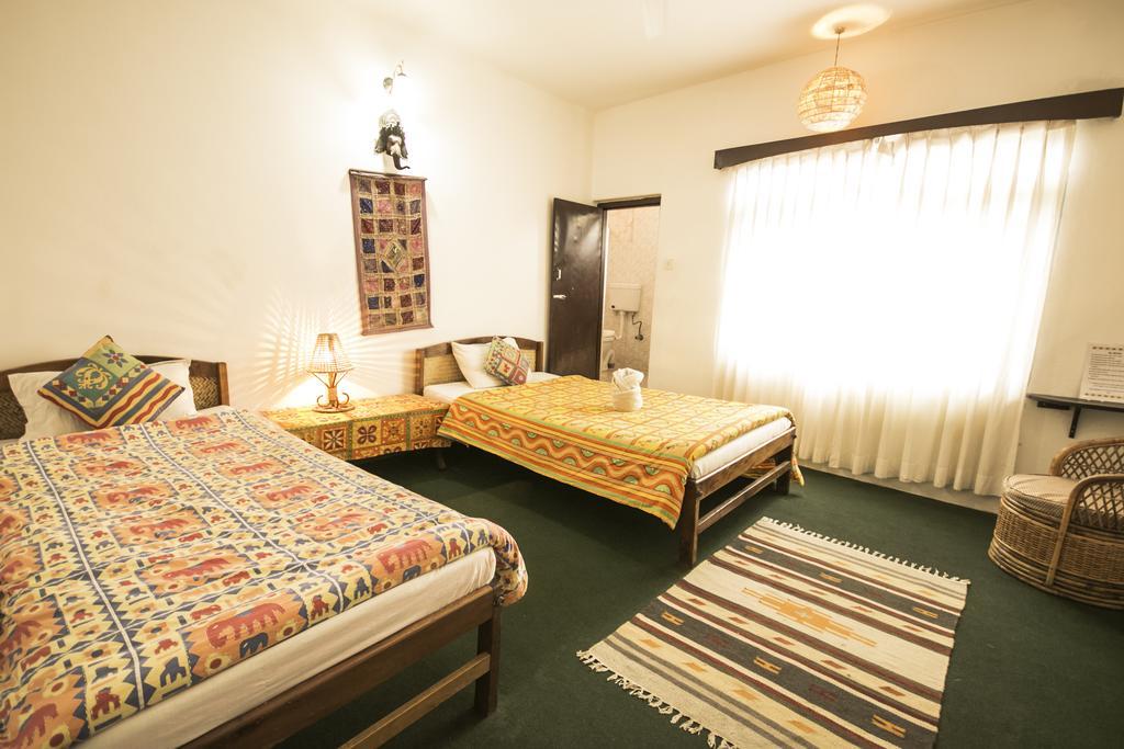 Peace Eye Guest House Pokhara Exterior foto
